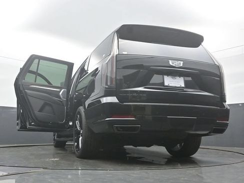 Certified 2026 Cadillac Escalade Platinum Sport w/ LPO, ONYX Package AWD/4WD image 60