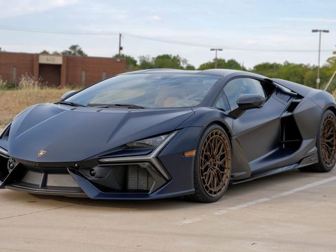 Used 2025 Lamborghini Revuelto image 6