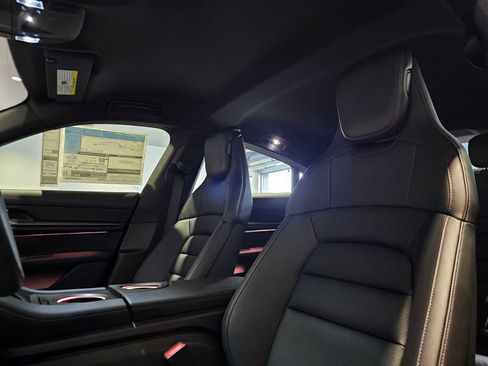 New 2025 Porsche Taycan image 22