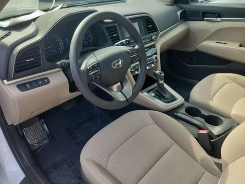Used 2020 Hyundai Elantra SE FWD image 17