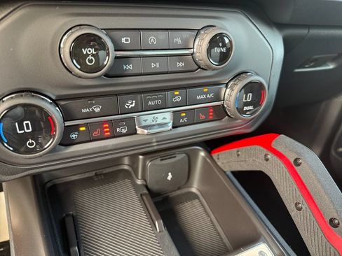 New 2026 Ford Bronco Outer Banks w/ Sasquatch Package AWD/4WD image 18