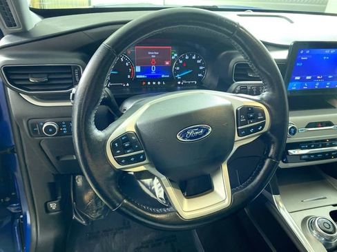 Used 2022 Ford Explorer XLT w/ Equipment Group 202A image 11