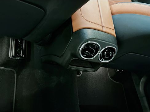 Used 2025 Mercedes-Benz GLC 43 AMG 4MATIC image 29