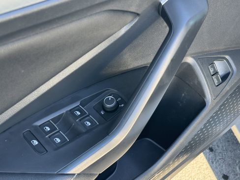 Used 2022 Volkswagen Jetta SE w/ Panoramic Sunroof Package image 14