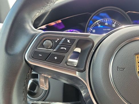 Used 2019 Porsche Cayenne S image 33