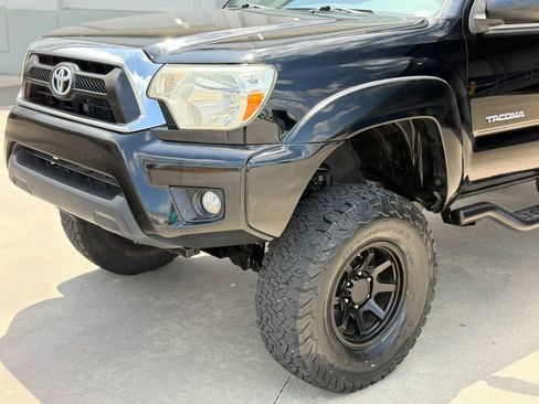 Used 2012 Toyota Tacoma PreRunner w/ TRD Off-Road Pkg RWD image 2