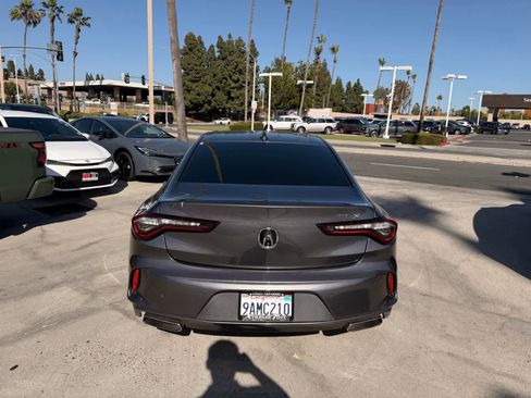 Used 2022 Acura TLX w/ Technology Package FWD image 4