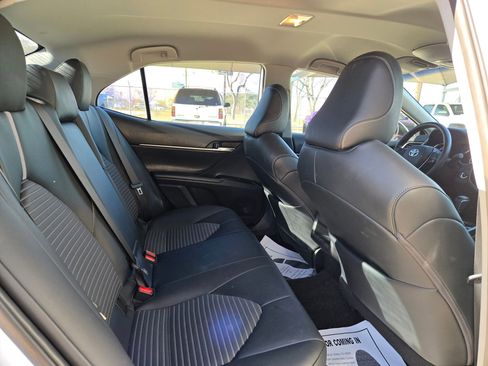 Used 2020 Toyota Camry SE image 27