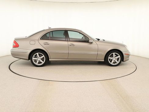 Used 2007 Mercedes-Benz E 350 4MATIC Sedan image 8