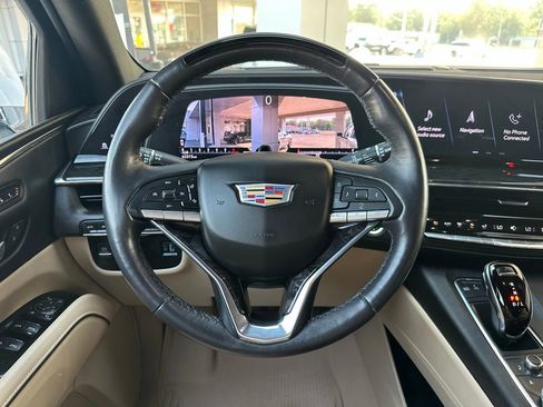 Used 2024 Cadillac Escalade Premium Luxury image 19