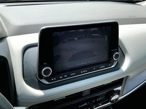 Used 2023 Nissan Rogue SV AWD/4WD image 14