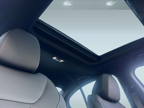 Used 2026 BMW 330i Sedan w/ Premium Package image 13