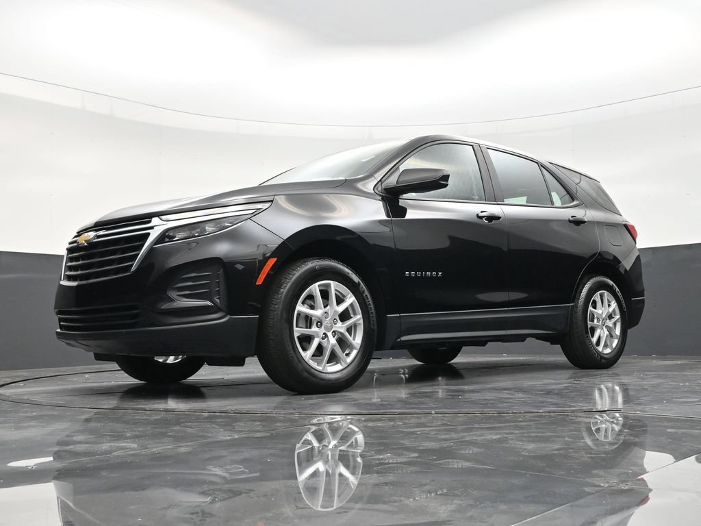 Used 2024 Chevrolet Equinox LS w/ Driver Confidence II Package FWD image 17