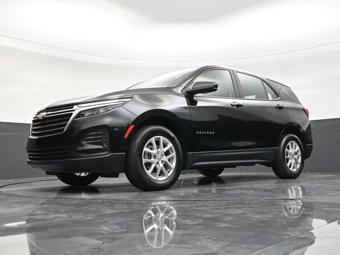 Used 2024 Chevrolet Equinox LS w/ Driver Confidence II Package FWD image 17