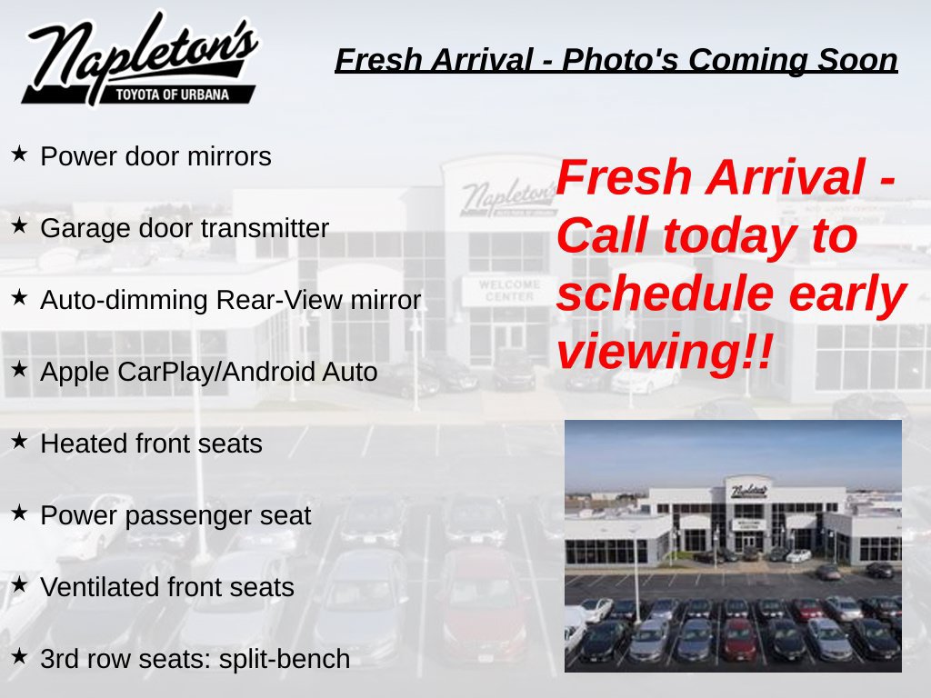 Used 2025 Ford Expedition Platinum w/ Driver's Package AWD/4WD image 4