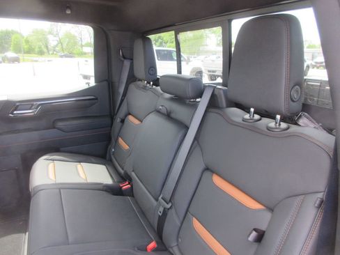 New 2026 GMC Sierra 1500 AT4 w/ AT4 Premium Package AWD/4WD image 17