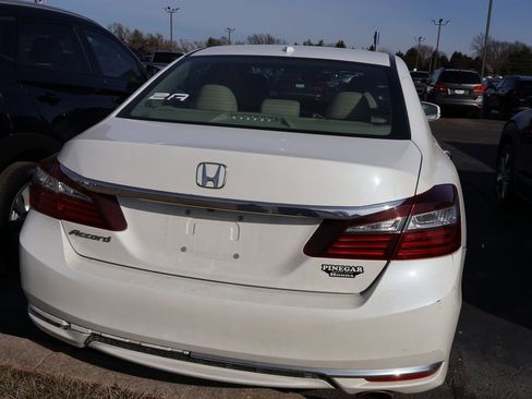 Used 2017 Honda Accord EX-L image 22