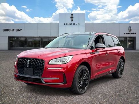 Used 2026 Lincoln Corsair Grand Touring AWD/4WD image 2