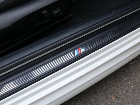 Used 2013 BMW 135i Convertible image 32