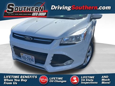 Used 2016 Ford Escape SE w/ Equipment Group 201A image 1