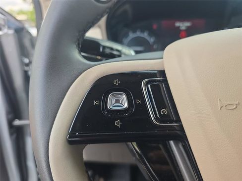 Used 2022 Lincoln Corsair FWD image 17