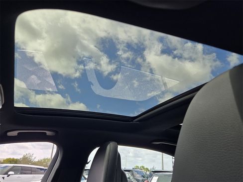 Used 2025 Mercedes-Benz C 300 Sedan image 18