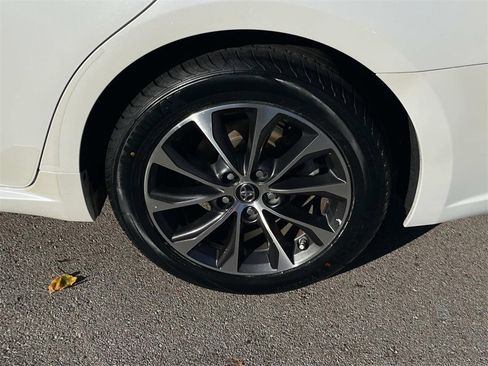 Used 2016 Toyota Avalon image 13