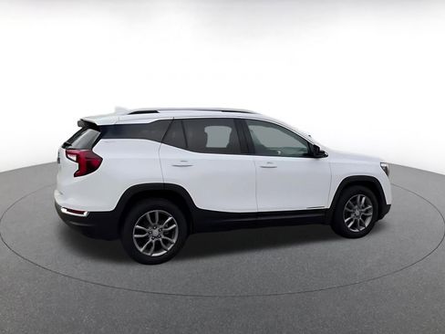 Used 2024 GMC Terrain SLT image 15