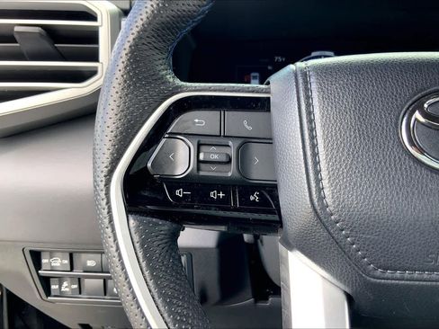 Used 2024 Toyota Sequoia Platinum image 23