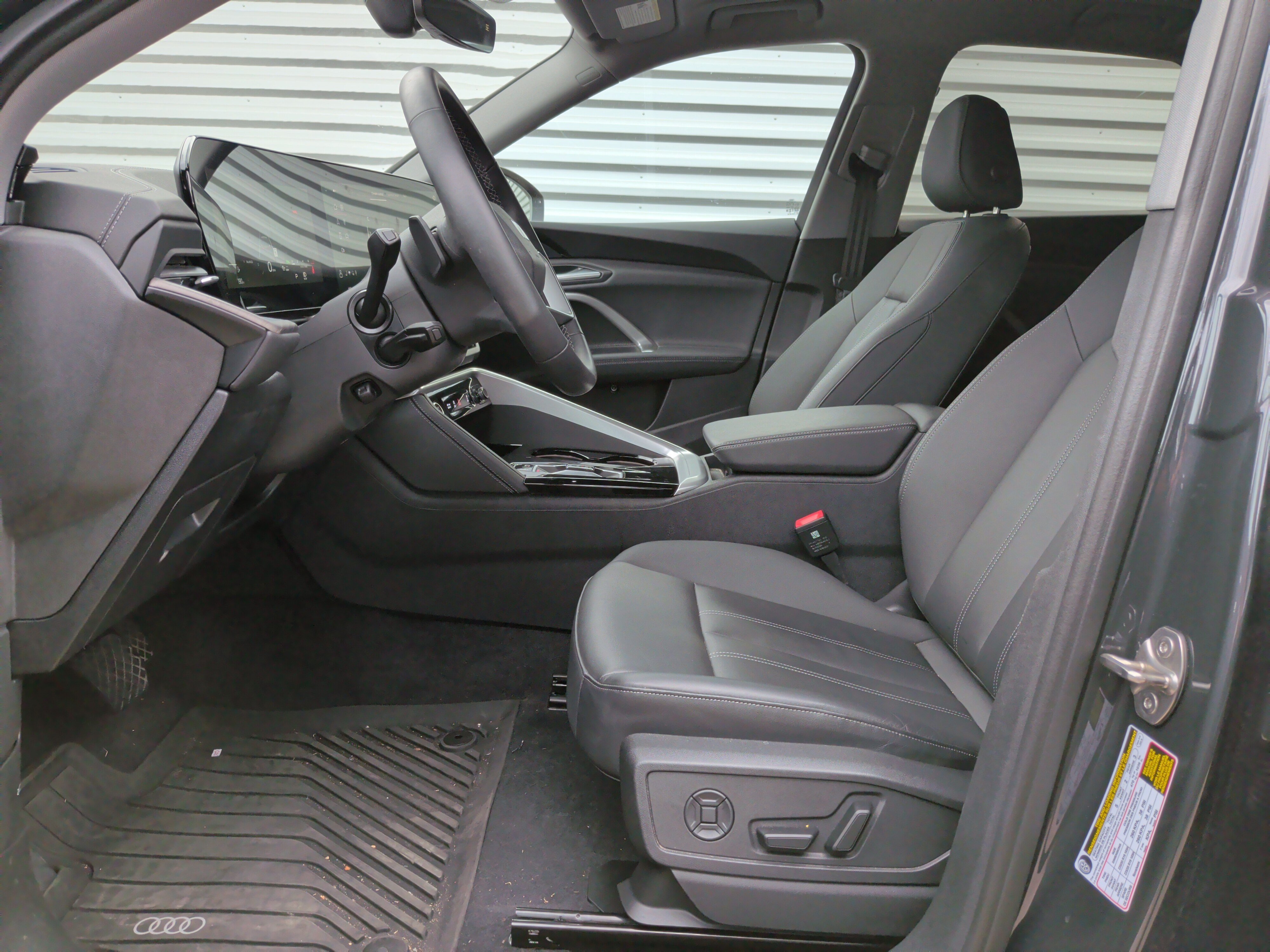 Used 2025 Audi Q5 Premium w/ Convenience Package AWD/4WD image 14