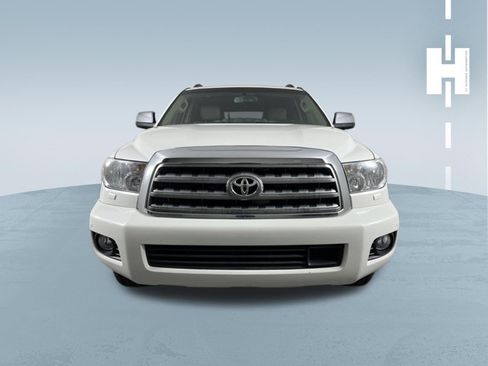 Used 2017 Toyota Sequoia Platinum RWD image 3