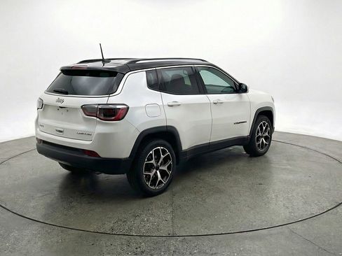 Used 2025 Jeep Compass Limited AWD/4WD image 9