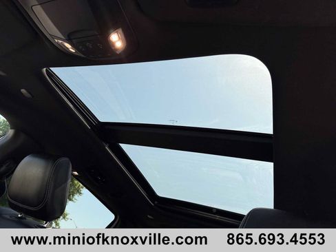 Used 2025 Chrysler Pacifica Limited FWD image 33