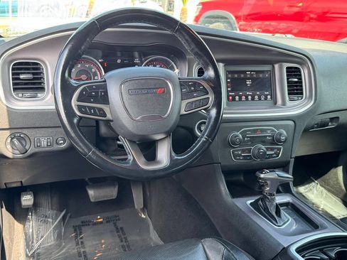 Used 2022 Dodge Charger SXT w/ Leather Interior Group RWD image 31