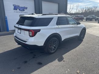 New 2026 Ford Explorer ST-Line w/ ST-Line Street Pack video 3