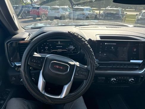 Used 2025 GMC Sierra 2500 SLE AWD/4WD image 11