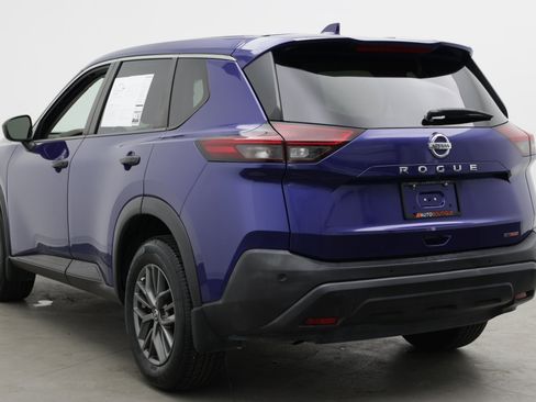 Used 2021 Nissan Rogue S FWD image 6