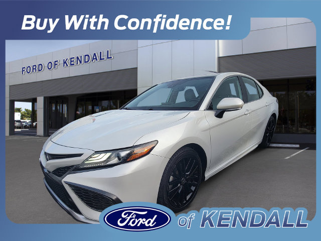 Used 2022 Toyota Camry XSE FWD image 1
