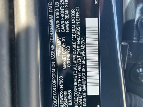 Certified 2025 Volvo V60 B5 Cross Country Plus AWD/4WD image 28