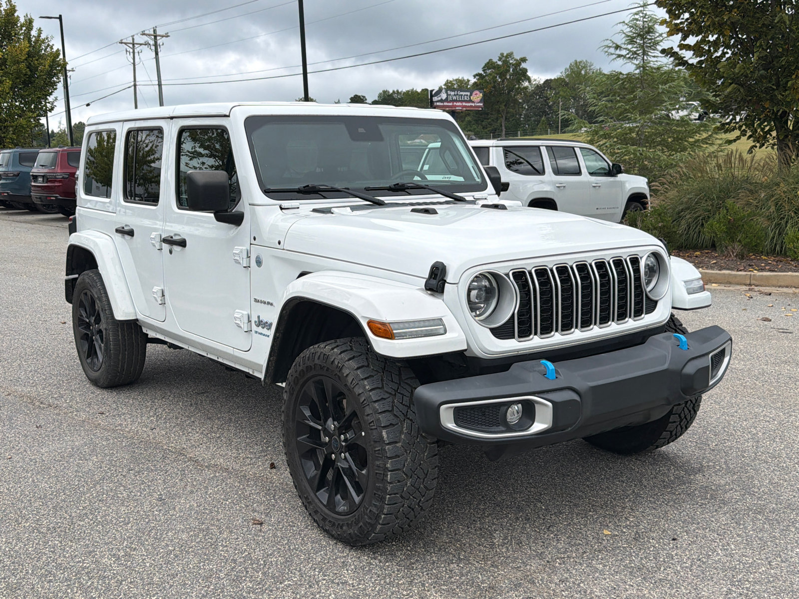 Used 2024 Jeep Wrangler Unlimited Sahara AWD/4WD image 5