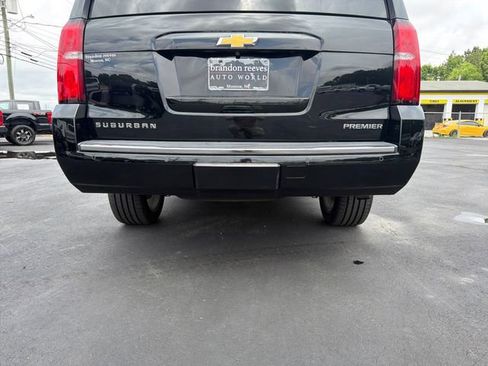 Used 2020 Chevrolet Suburban Premier AWD/4WD image 28
