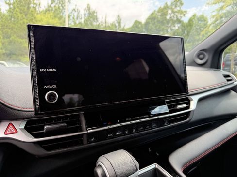 Used 2025 Toyota Sienna XSE w/ XSE Plus Package FWD image 12