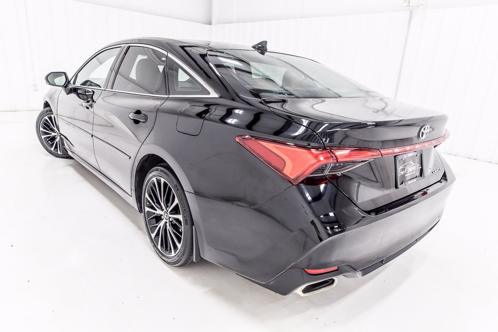 Used 2019 Toyota Avalon Limited FWD image 5