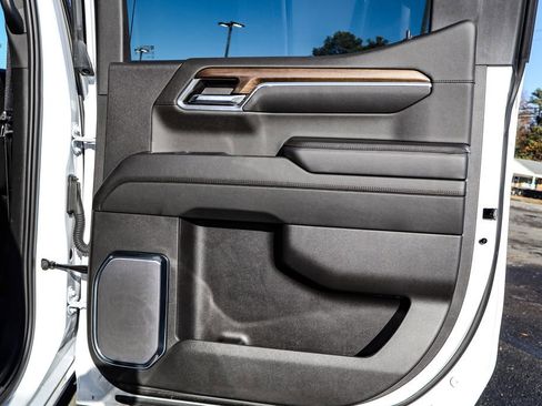 Used 2024 Chevrolet Silverado 1500 High Country w/ Technology Package image 38