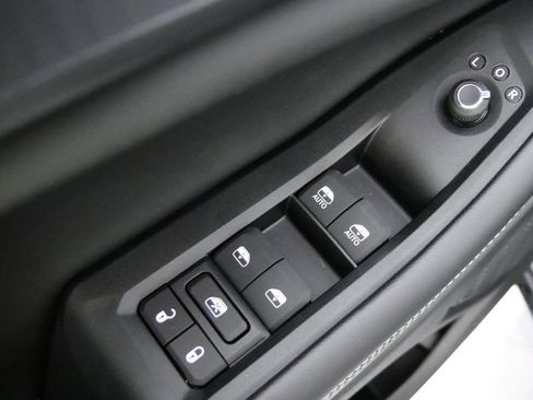 Used 2024 Jeep Grand Cherokee Altitude image 35