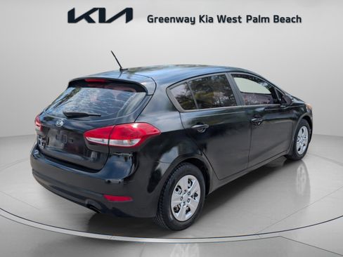 Used 2017 Kia Forte LX FWD image 7