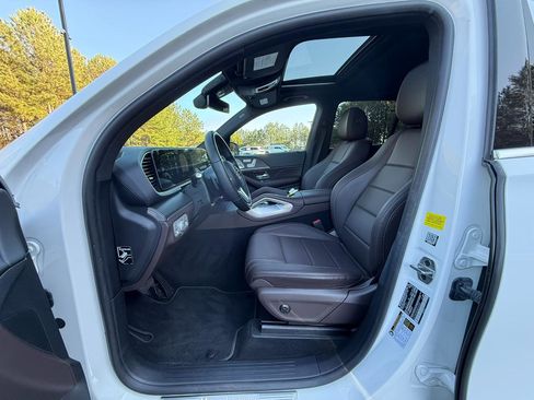 Used 2022 Mercedes-Benz GLE 350 4MATIC w/ Premium Package image 9