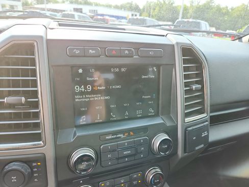 Used 2017 Ford F150 Raptor w/ Equipment Group 802A Luxury AWD/4WD image 18
