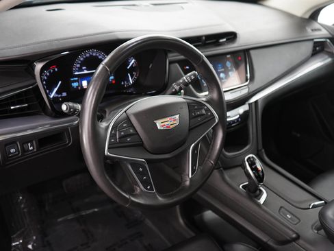 Used 2017 Cadillac XT5 Luxury w/ Driver Awareness Package FWD image 21