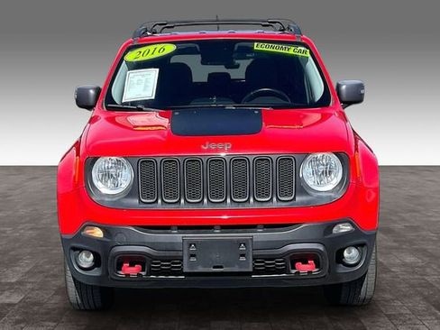 Used 2016 Jeep Renegade Trailhawk AWD/4WD image 3